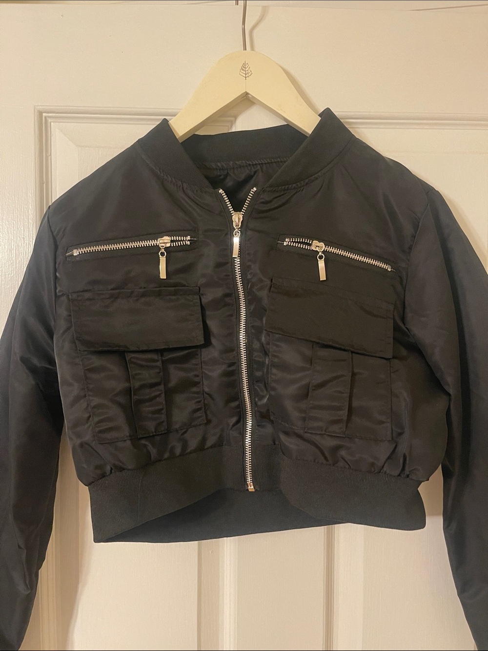Source Unknown Black Women's Bomber Jacket with Multiple Front Pockets